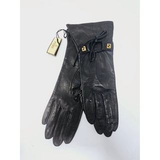 Cute Fendi Black leather F logo charm  gloves M sz