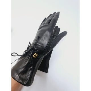 Cute Fendi Black leather F logo charm  gloves M sz