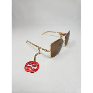 Eye catching Gucci gold-tone chain GG logo charm sunglasses