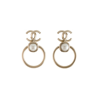 Chanel Gold-tone 2022 Faux Pearl Interlocking CC Drop Earrings