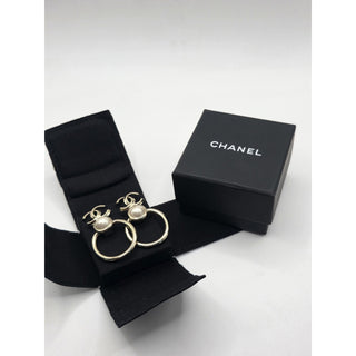 Chanel Gold-tone 2022 Faux Pearl Interlocking CC Drop Earrings
