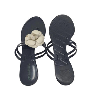 AUTH Chanel Black Jelly Camellia Interlocking CC Thong Sandals 40 EU
