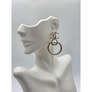 Chanel Gold-tone 2022 Faux Pearl Interlocking CC Drop Earrings
