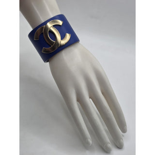 Chanel Blue Leather Interlocking CC Wide Wrap Bracelet M sz