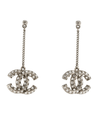 Stunning Chanel Silver-tone 2022 Strass Interlocking CC Drop Earrings