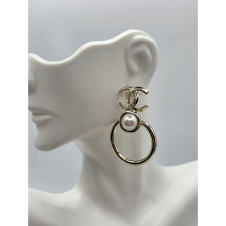 Chanel Gold-tone 2022 Faux Pearl Interlocking CC Drop Earrings