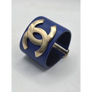 Chanel Blue Leather Interlocking CC Wide Wrap Bracelet M sz