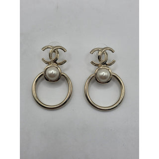 Chanel Gold-tone 2022 Faux Pearl Interlocking CC Drop Earrings