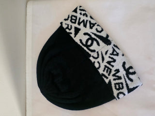 Chanel Black/White Interlocking CC Cashmere Beanie One size