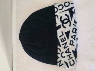 Chanel Black/White Interlocking CC Cashmere Beanie One size