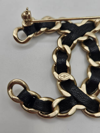 Cute Chanel Gold-tone 2019 Leather Woven Interlocking CC Brooch