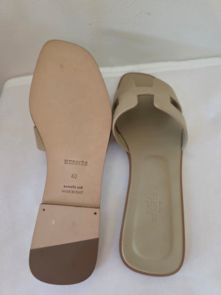 Hermès Beige Oran Leather Slides 40 sz