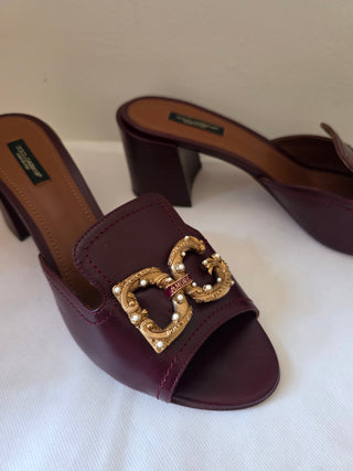Dolce & Gabbana Brown leather Gold-tone DG Logo charm sandals 41 sz
