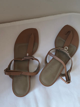 Hermès Olivia Brown Leather T-Strap Sandals 36 sz