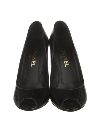 Chanel Black Patent Leather 2008 Interlocking CC Logo Pumps 39.5