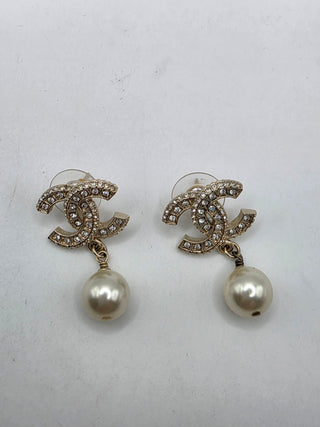 Chanel Gold-tone Faux Pearl  Strass Interlocking CC Drop Earrings
