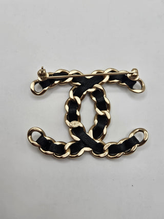 Cute Chanel Gold-tone 2019 Leather Woven Interlocking CC Brooch