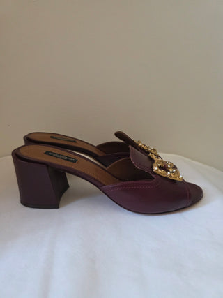 Dolce & Gabbana Brown leather Gold-tone DG Logo charm sandals 41 sz