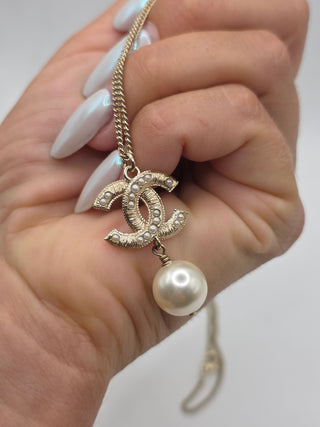 Chanel Gold-tone Faux Pearl Interlocking CC Pendant Necklace