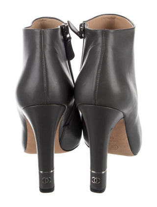 Chanel Grey leather 2016 Interlocking CC Logo Boots 41 szz
