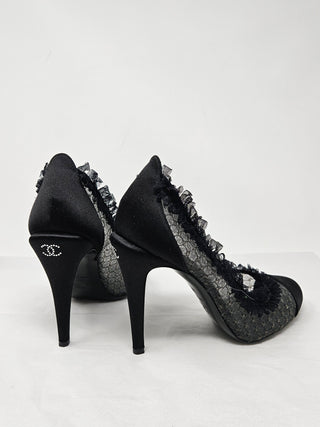 Chanel black satin Interlocking CC Logo Round-Toe pumps 40 EU