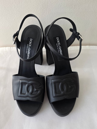 Dolce and Gabana black leather DG logo platform sandals 38.5 sz