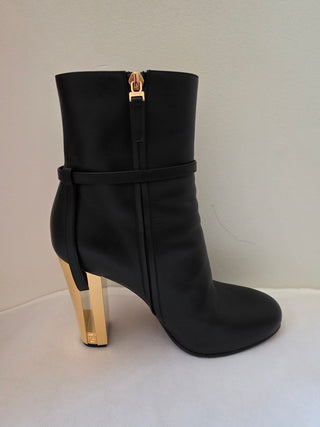 Fendi Black leather Gold-tone logo heels ankle boots 39 sz