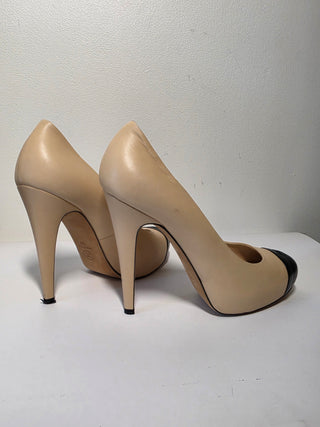 Chanel Beige leather 2013 Interlocking CC Logo Pumps 39 sz
