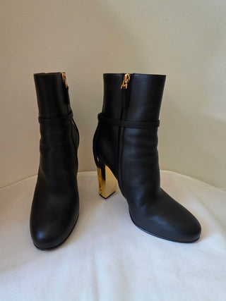 Fendi Black leather Gold-tone logo heels ankle boots 39 sz