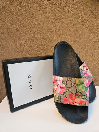 Gucci GG Supreme Monogram Bloom rubber sandals 40 sz