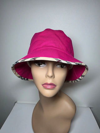 Burberry Pink Nova Check trim bucket hat L sz