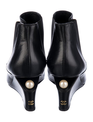 Chanel Interlocking CC Logo Black Leather Chelsea Boots 39 sz
