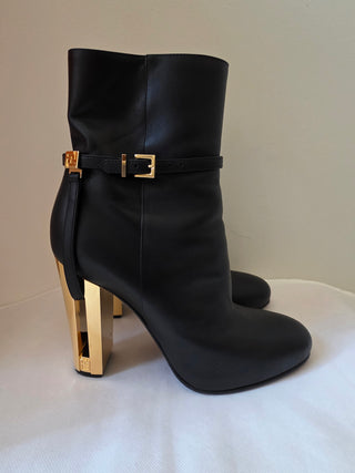 Fendi Black leather Gold-tone logo heels ankle boots 39 sz