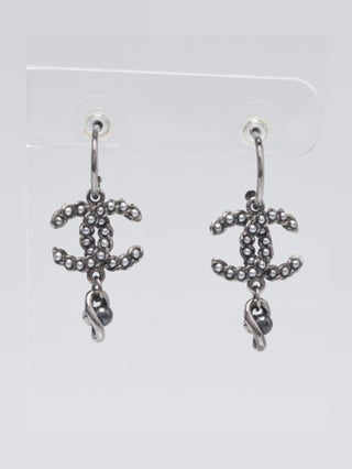 Chanel Silver-tone Ruthenium Metal CC Faux Pearl Drop Earrings