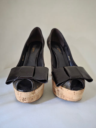 Louis Vuitton Brown LV Monogram Bow Accents Pumps 38 sz