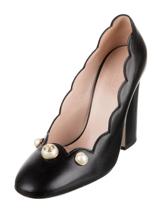 Gucci Black Leather Faux Pearl Accents Leather Pumps 37.5 sz