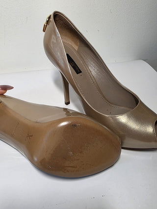Louis Vuitton Metallic Beige Patent Leather Pumps 37.5 sz