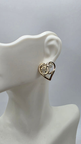 Chanel Gold-tone Interlocking CC Heart Stud Earrings NWT