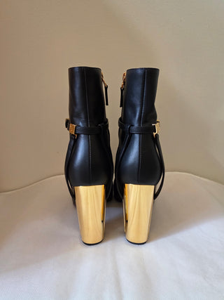 Fendi Black leather Gold-tone logo heels ankle boots 39 sz
