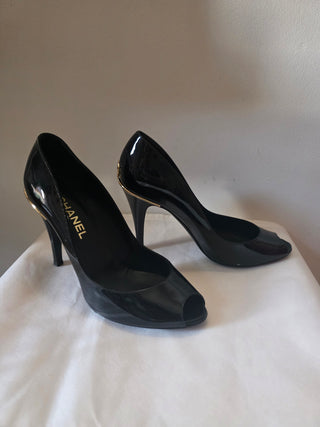 Chanel Black Patent Leather 2008 Interlocking CC Logo Pumps 39.5