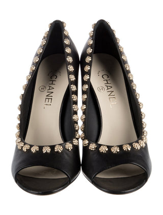 Chanel Black Leather Interlocking CC Logo Leather Pumps 40 sz