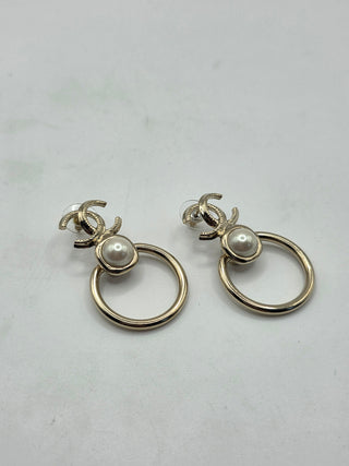 Chanel Gold-tone 2022 Faux Pearl Interlocking CC Drop Earrings