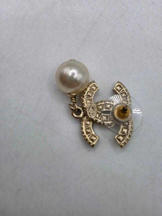 Chanel Gold-tone Faux Pearl  Strass Interlocking CC Drop Earrings