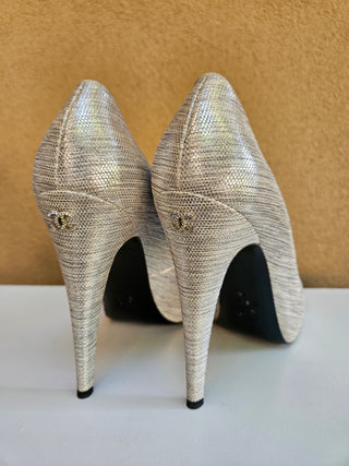 Chanel Metallic Silver 2012 Interlocking CC Logo Pumps 40 sz