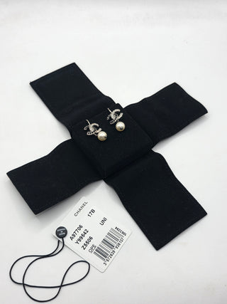Chanel Silver-tone Faux Pearl Strass Interlocking CC Drop Earrings