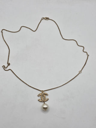 Chanel Gold-tone Faux Pearl Interlocking CC Pendant Necklace