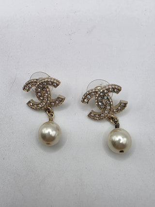 Chanel Gold-tone Faux Pearl  Strass Interlocking CC Drop Earrings