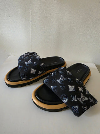 Louis Vuitton Black Blue LV Monogram Slides 40 sz