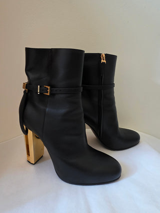 Fendi Black leather Gold-tone logo heels ankle boots 39 sz