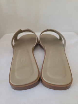 Hermès Beige Oran Leather Slides 40 sz